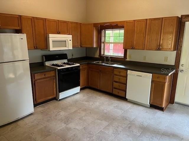 350 Nw 249th St - Photo 3 of 9