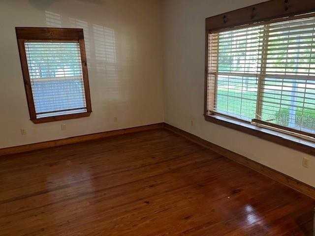 350 Nw 249th St - Photo 4 of 9