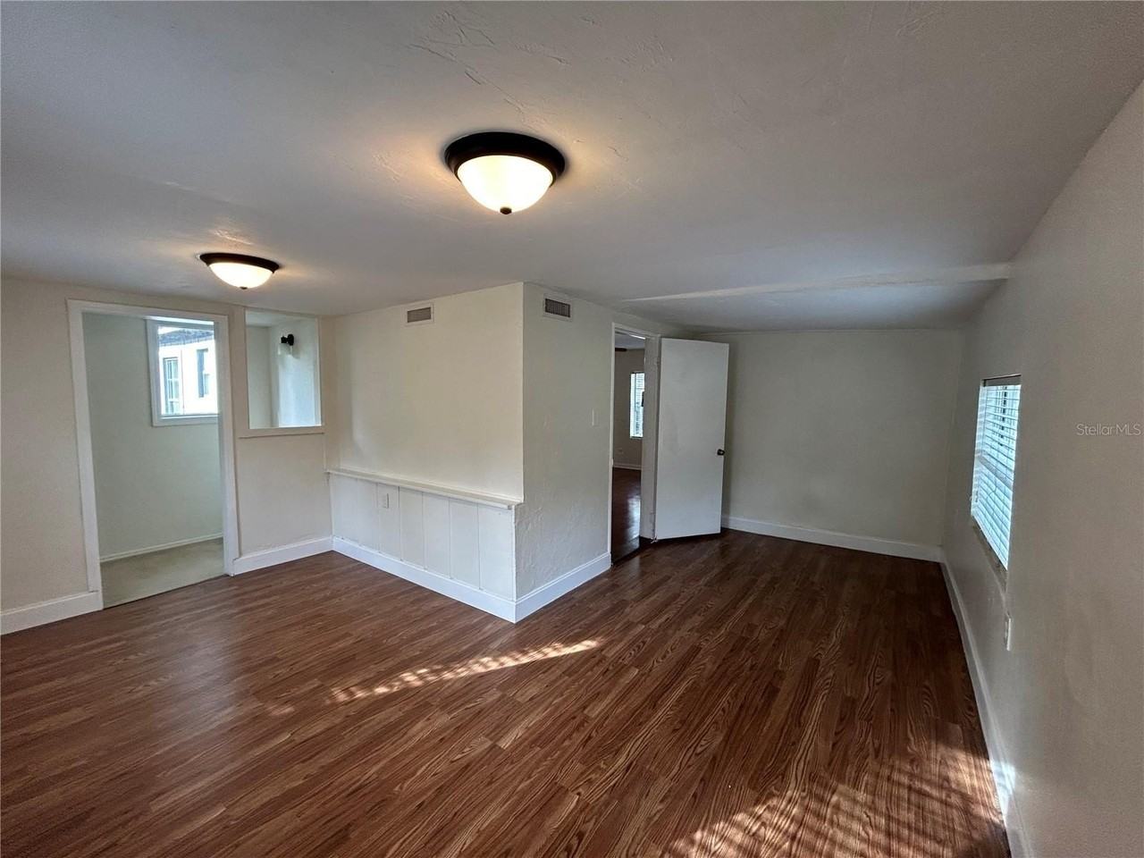3304 Nw 20th St - Photo 2 of 30