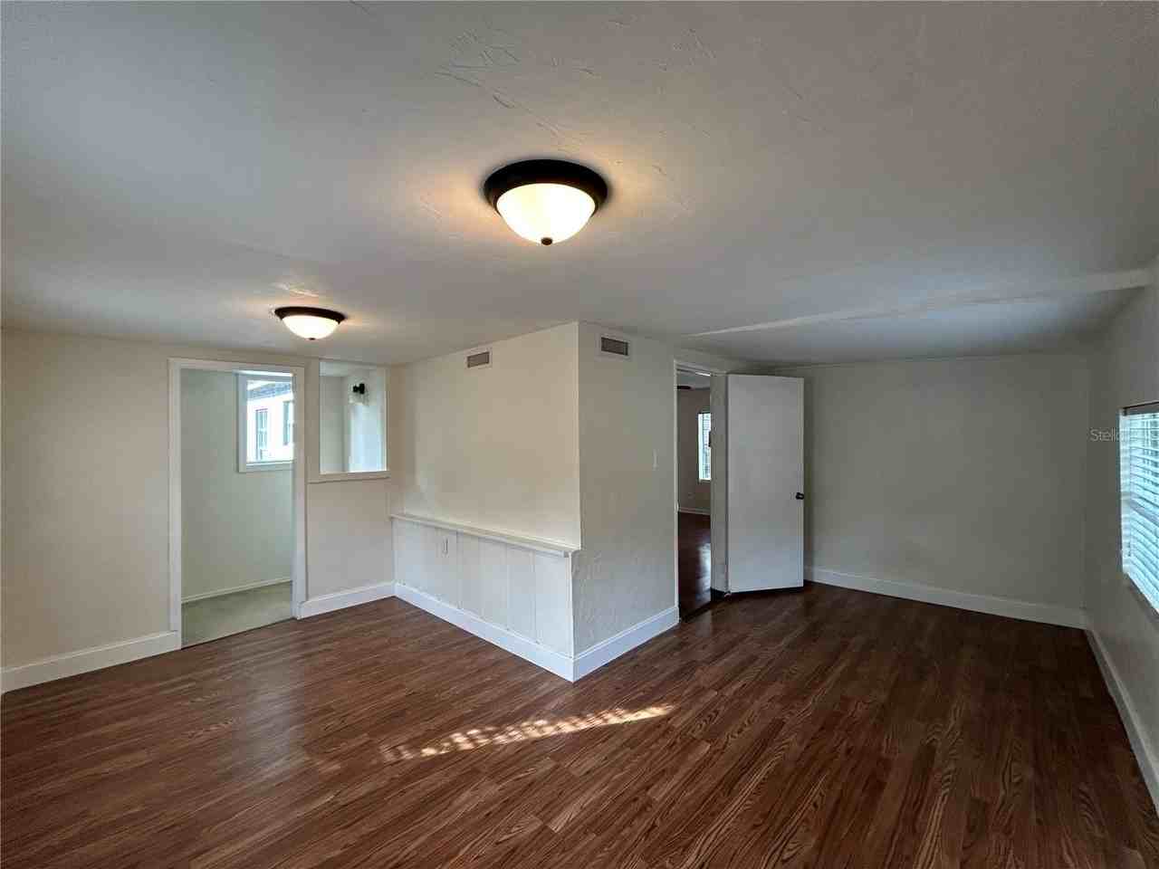 3304 Nw 20th St - Photo 4 of 30