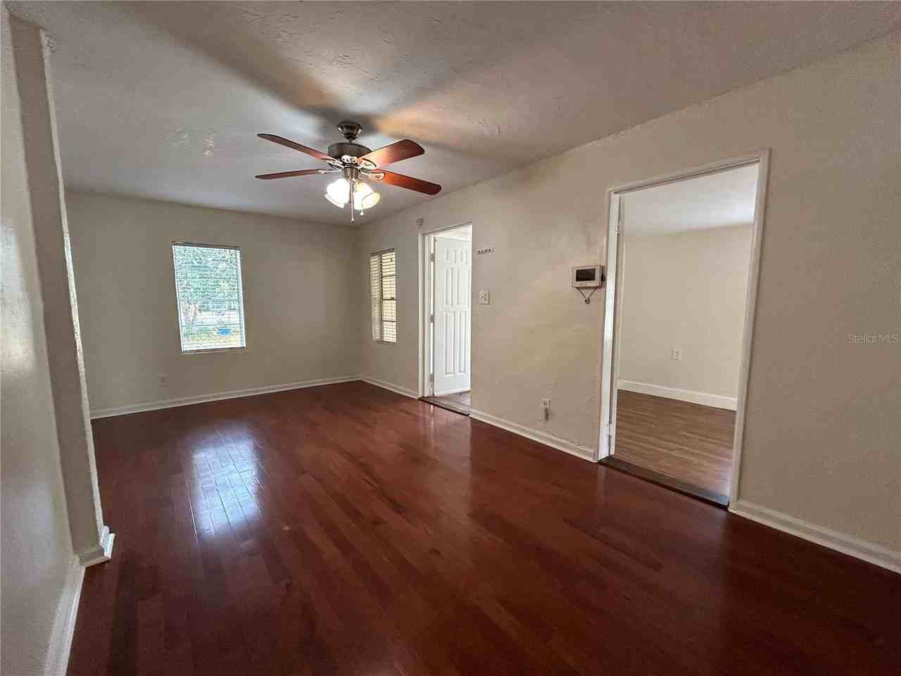 3304 Nw 20th St - Photo 6 of 30