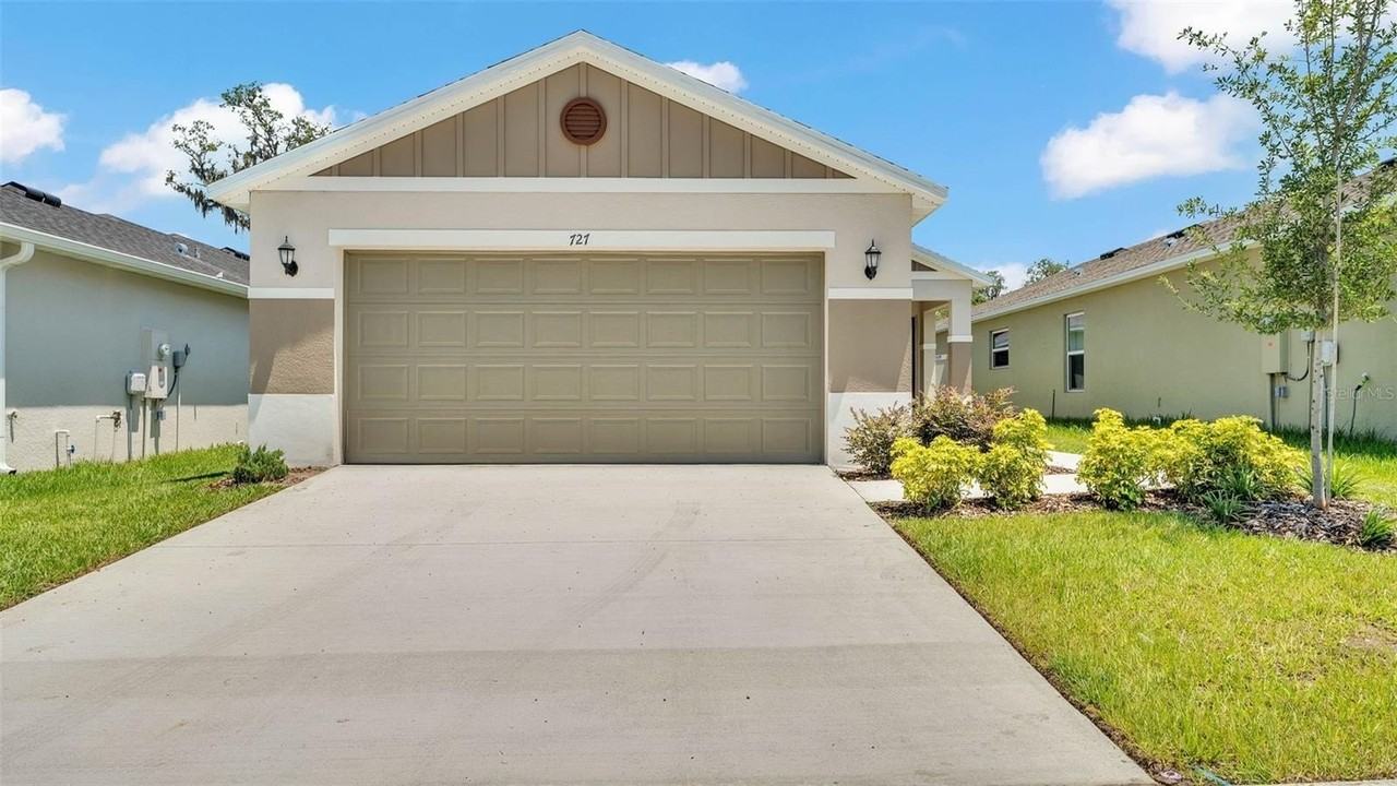 727 Chestnut Ln - Photo 2 of 29
