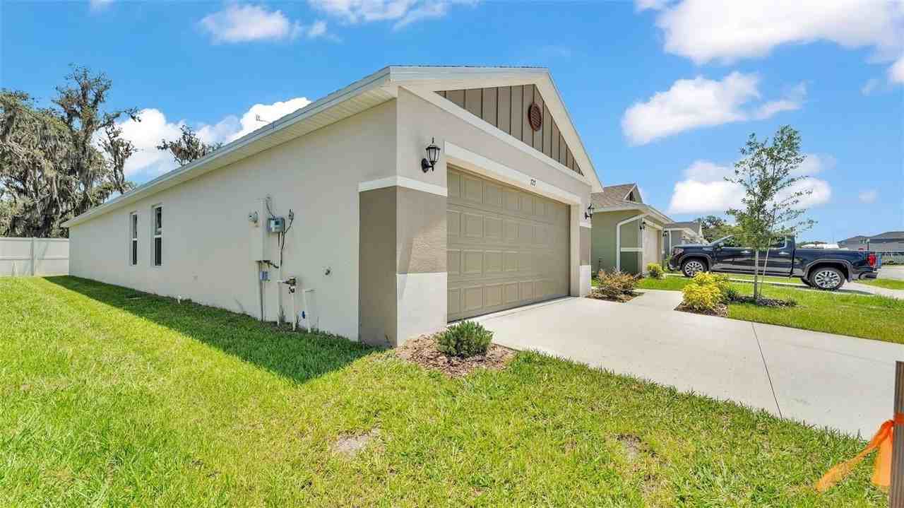 727 Chestnut Ln - Photo 3 of 29