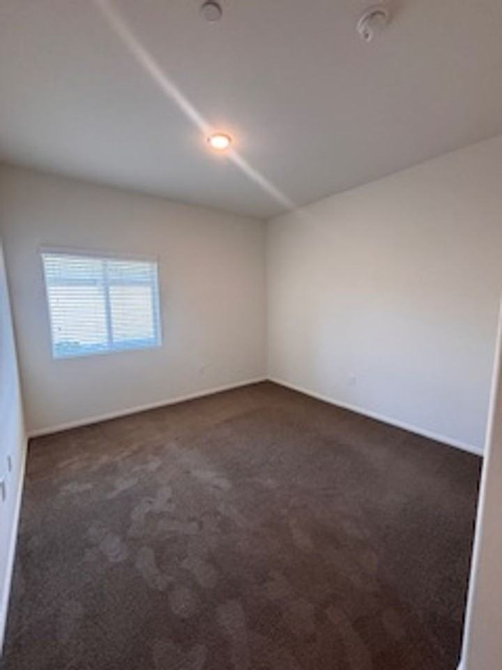 498 Treshill Rd - Photo 5 of 9