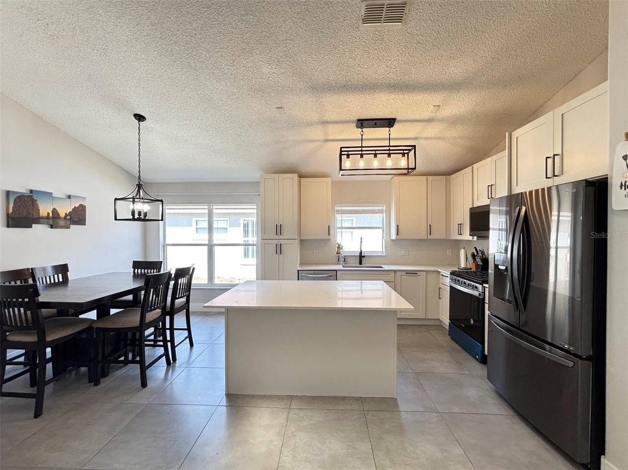 2521 Oneida Loop - Photo 3 of 34