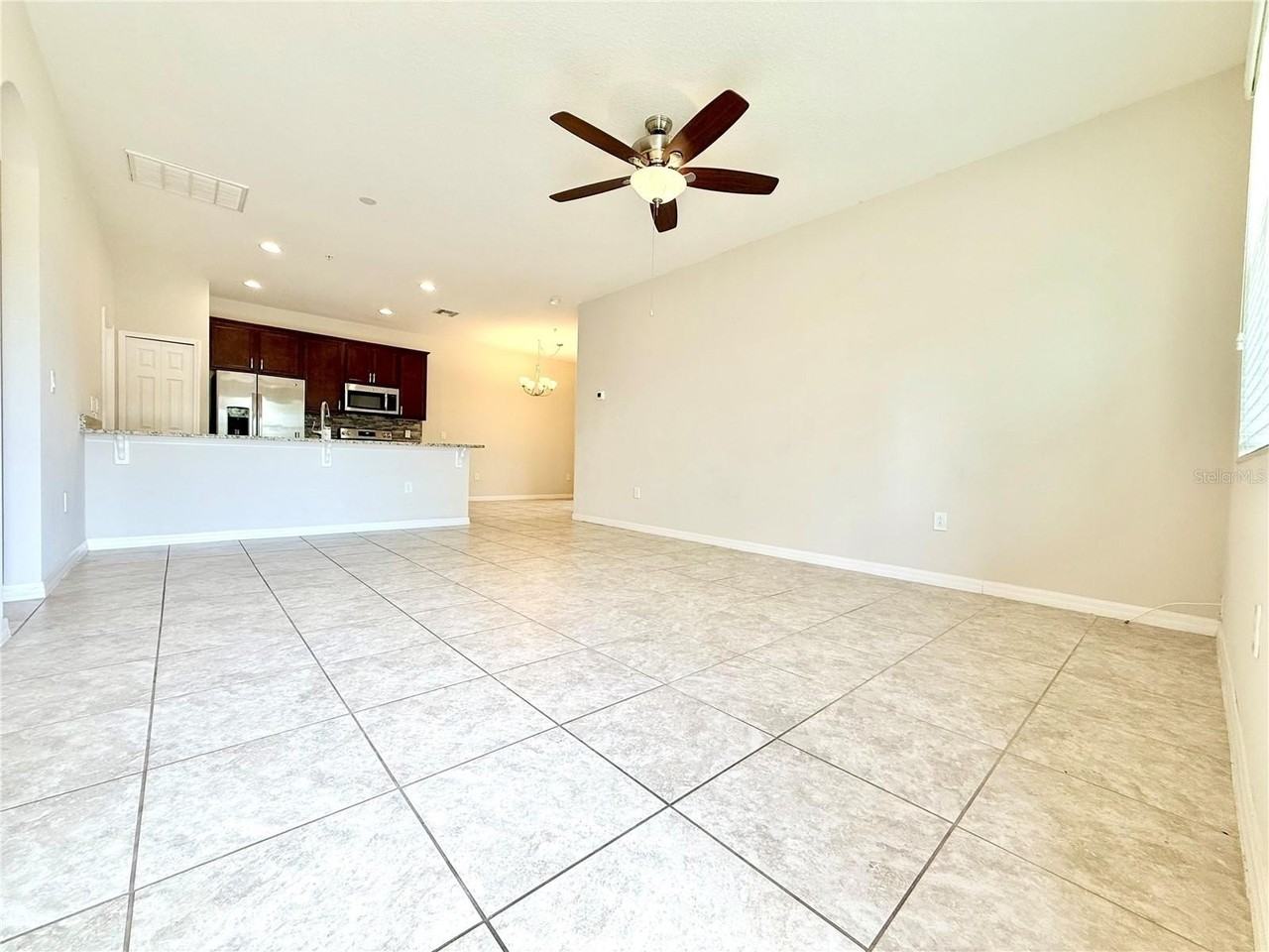 2424 Seven Oaks Dr - Photo 3 of 28