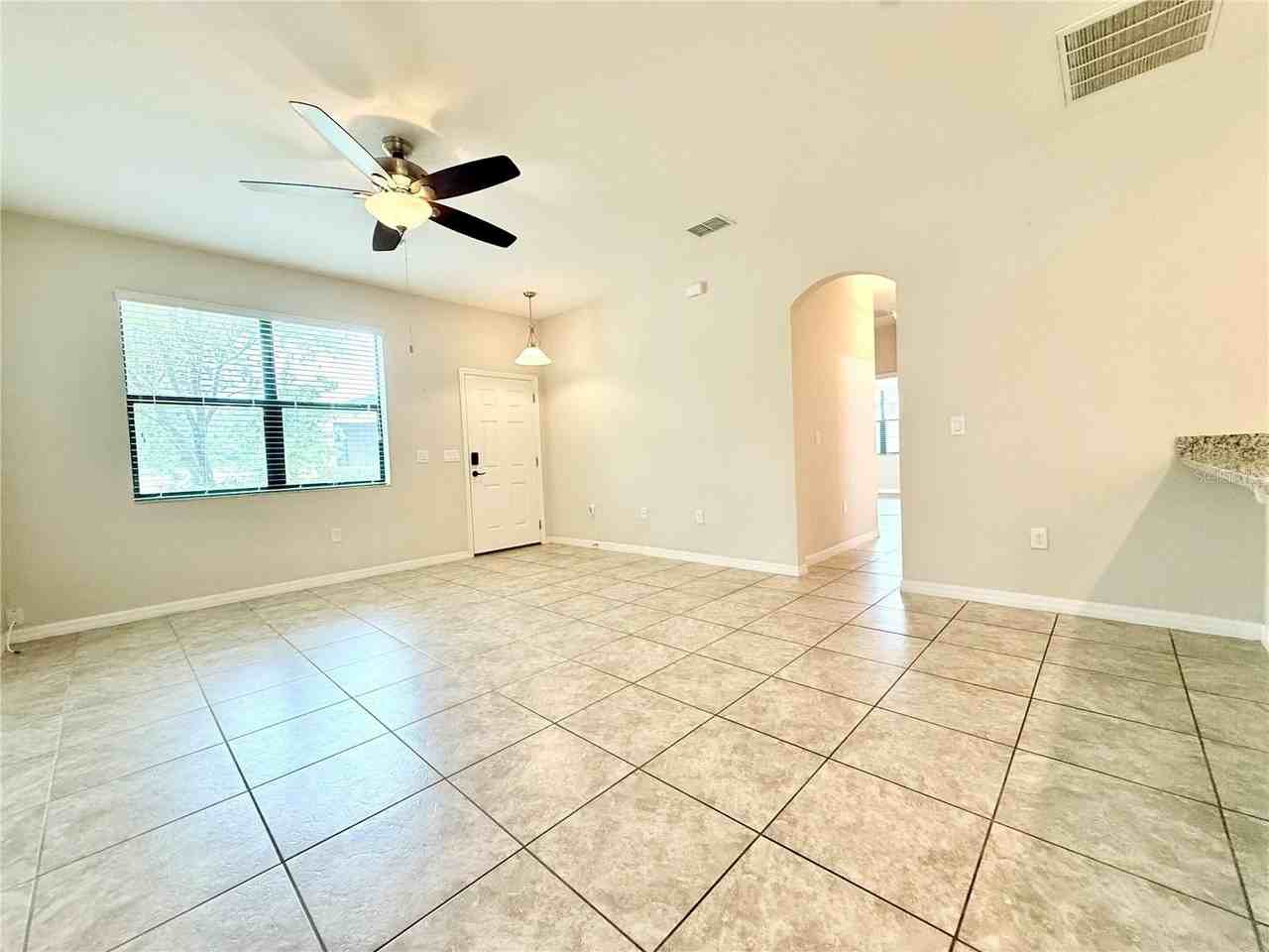 2424 Seven Oaks Dr - Photo 4 of 28