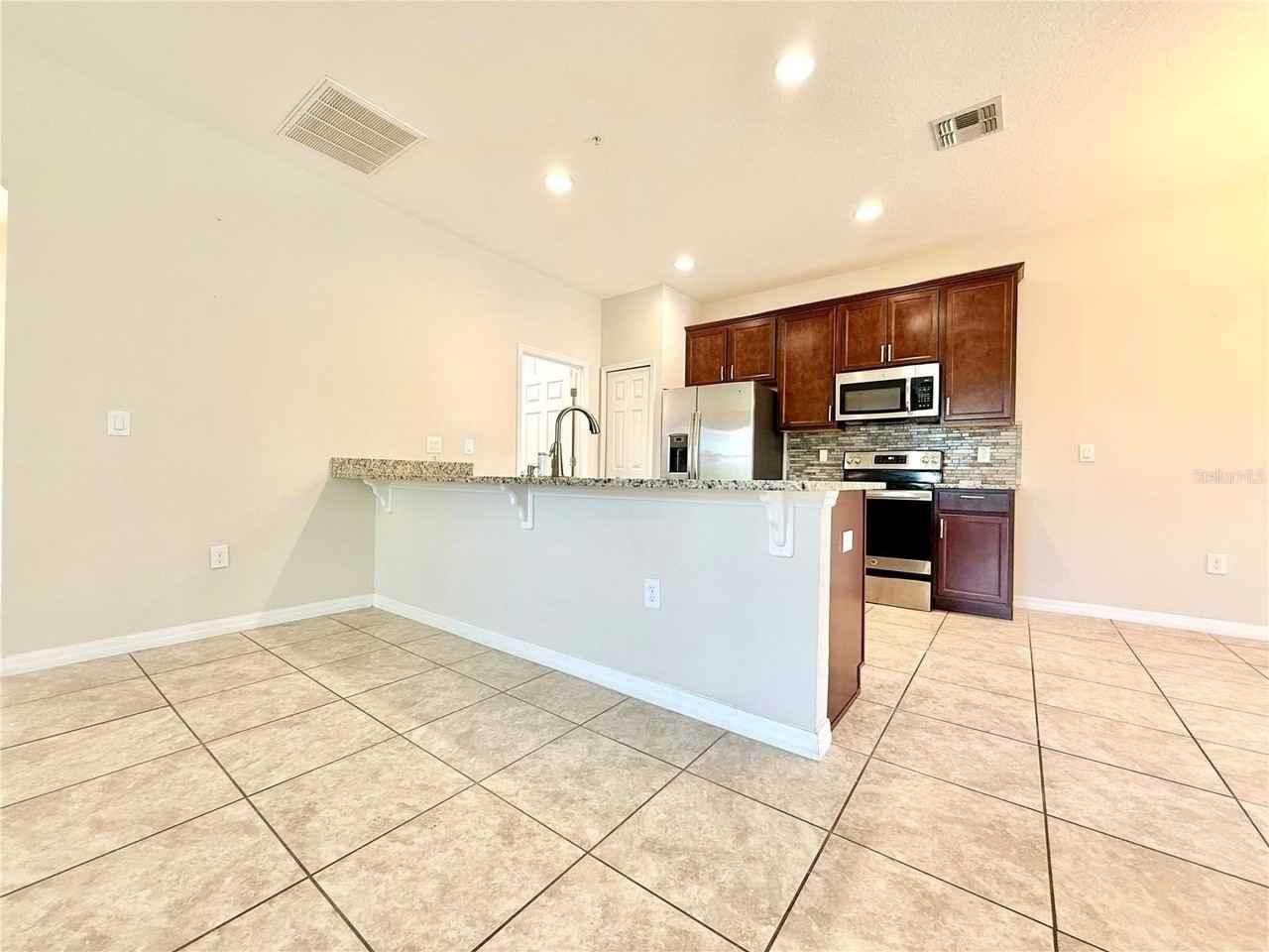 2424 Seven Oaks Dr - Photo 5 of 28