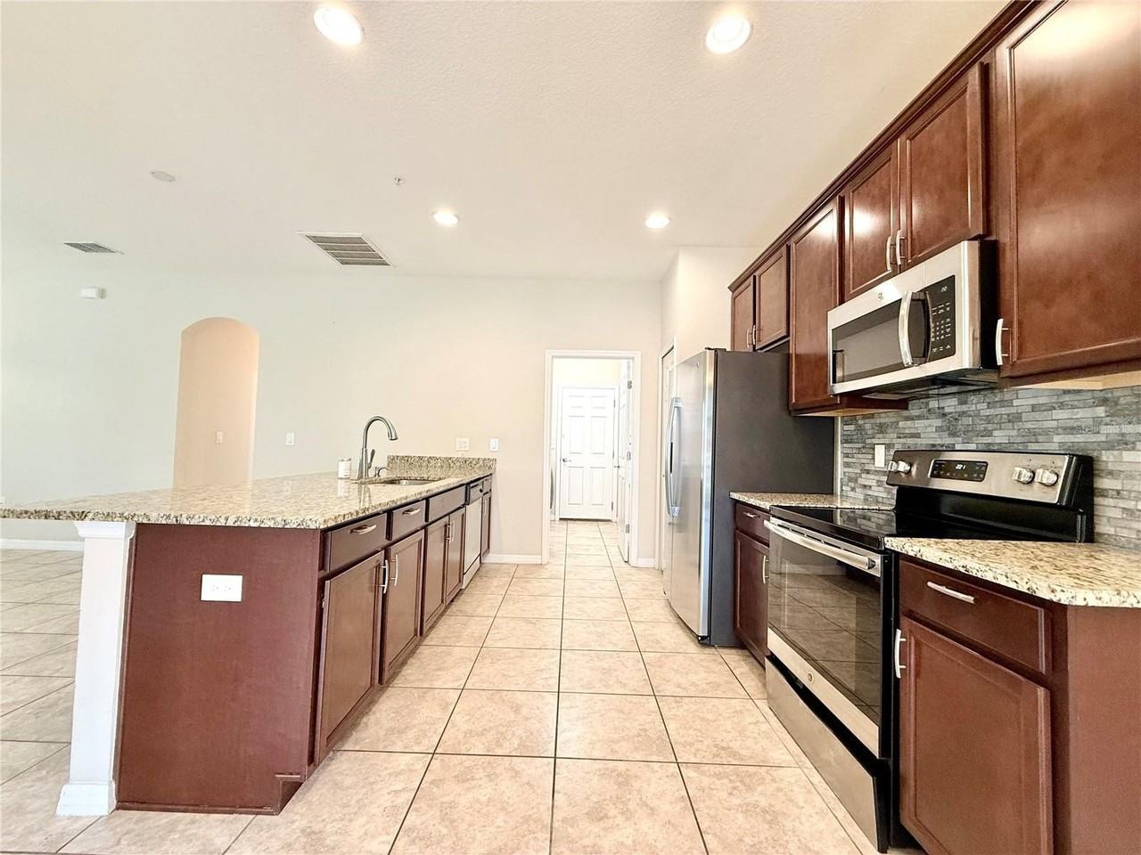 2424 Seven Oaks Dr - Photo 6 of 28
