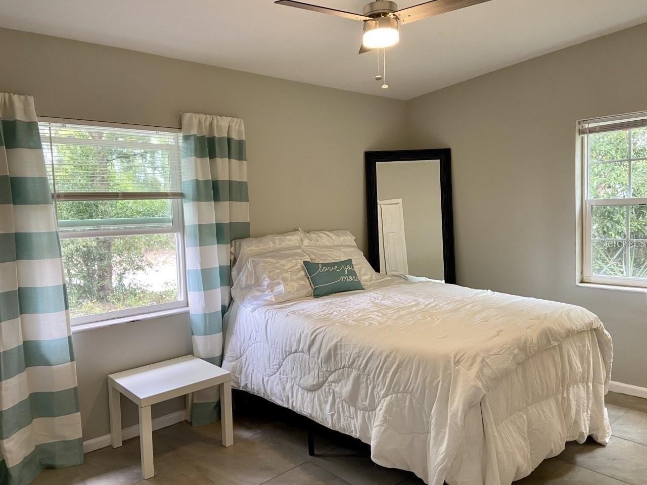 813 S Amelia Ave - Photo 5 of 14