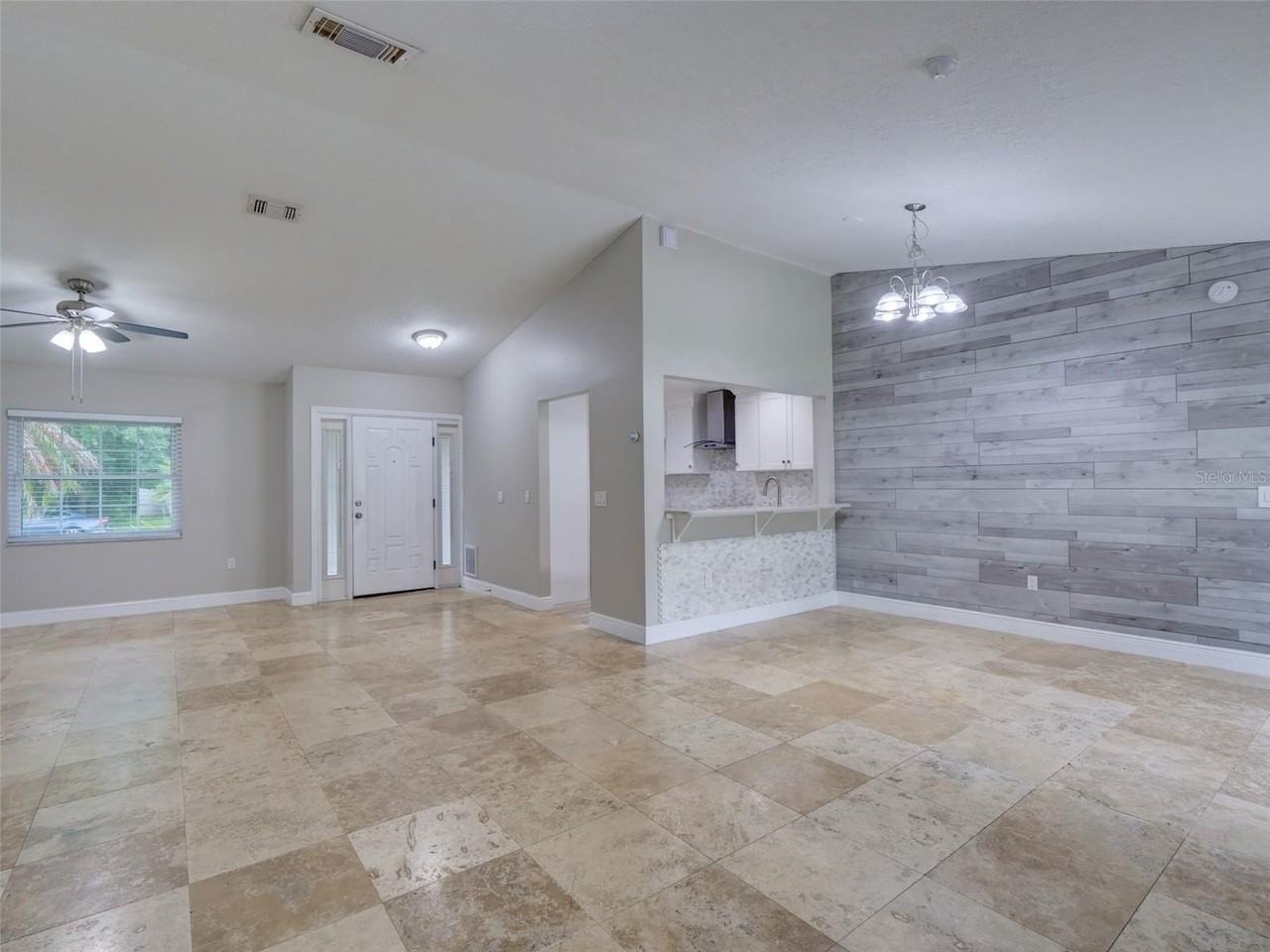 866 Buttonwood Ln - Photo 5 of 45