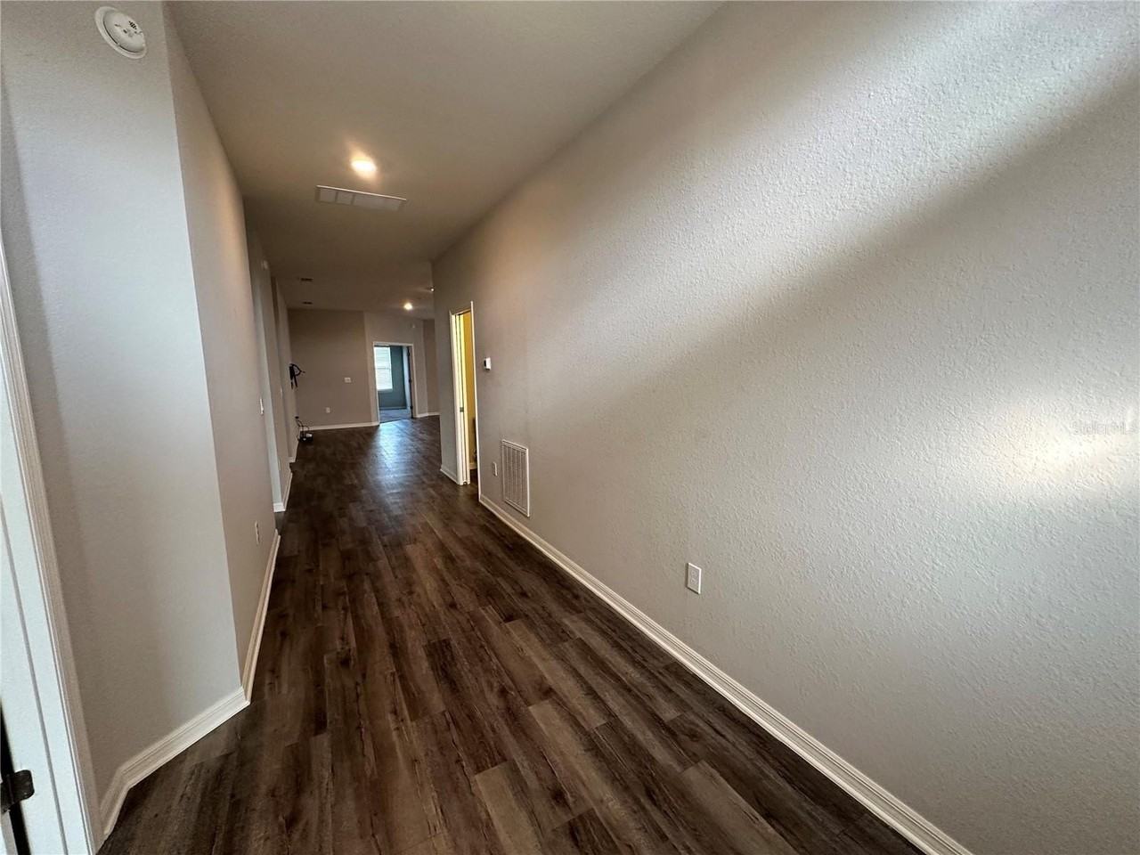 544 Gadsden Ln - Photo 6 of 29