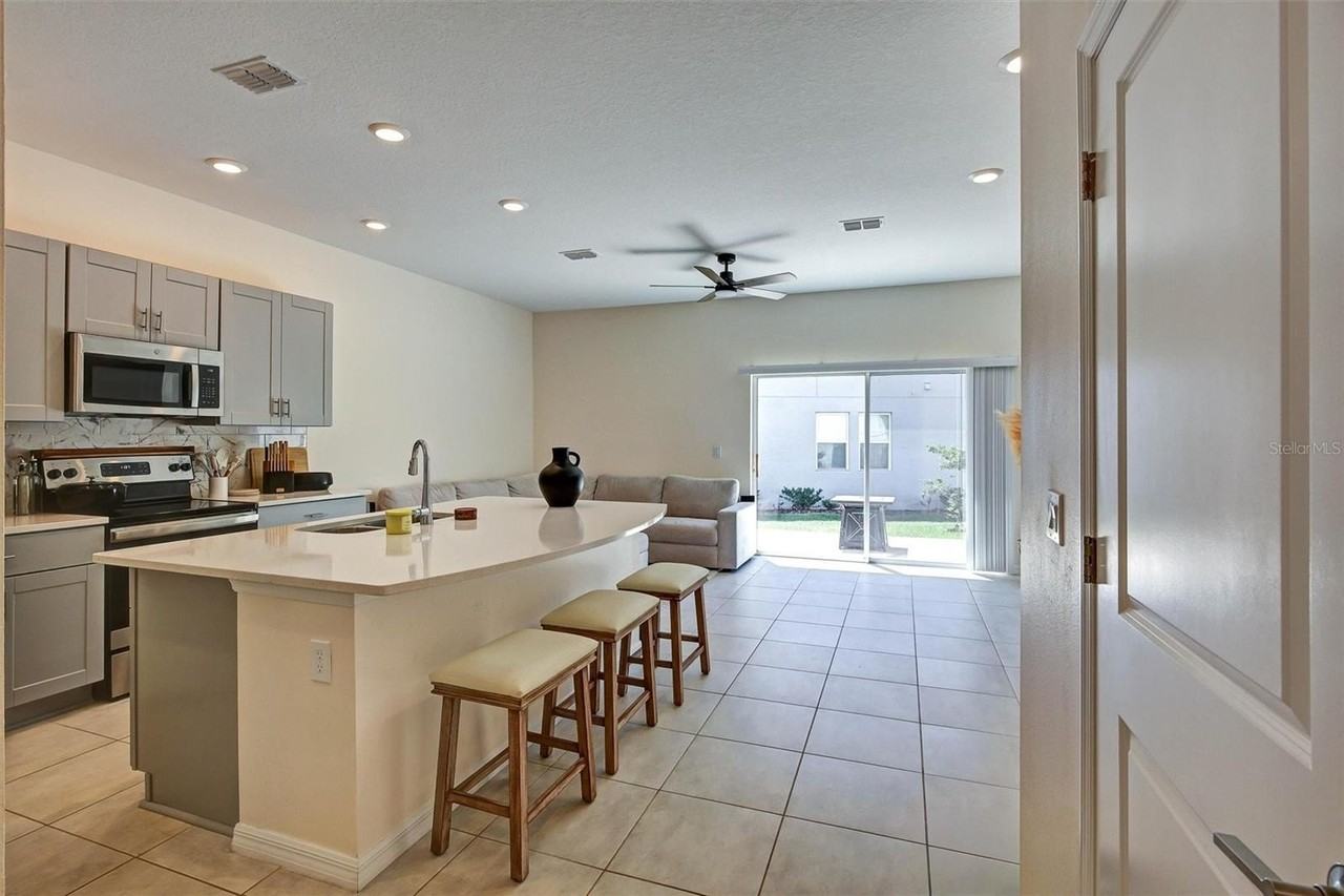 1414 Anchor Bend Way - Photo 6 of 37