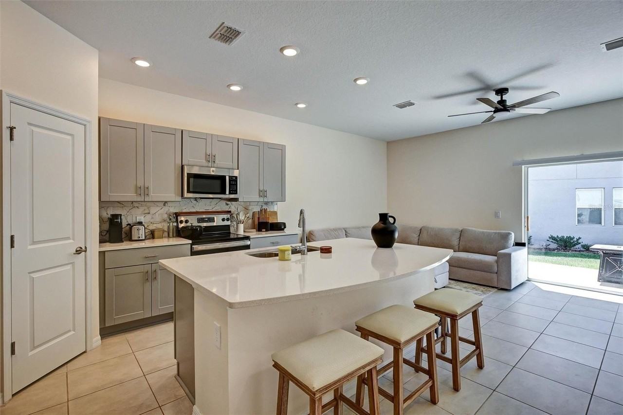 1414 Anchor Bend Way - Photo 7 of 37