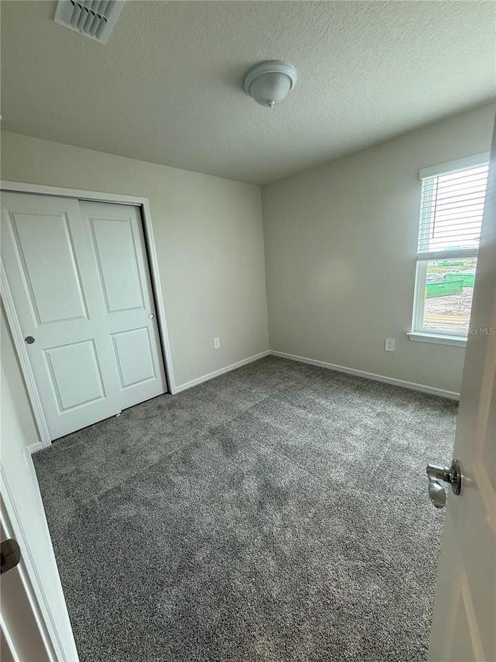 2135 Southbury Dr - Photo 7 of 17