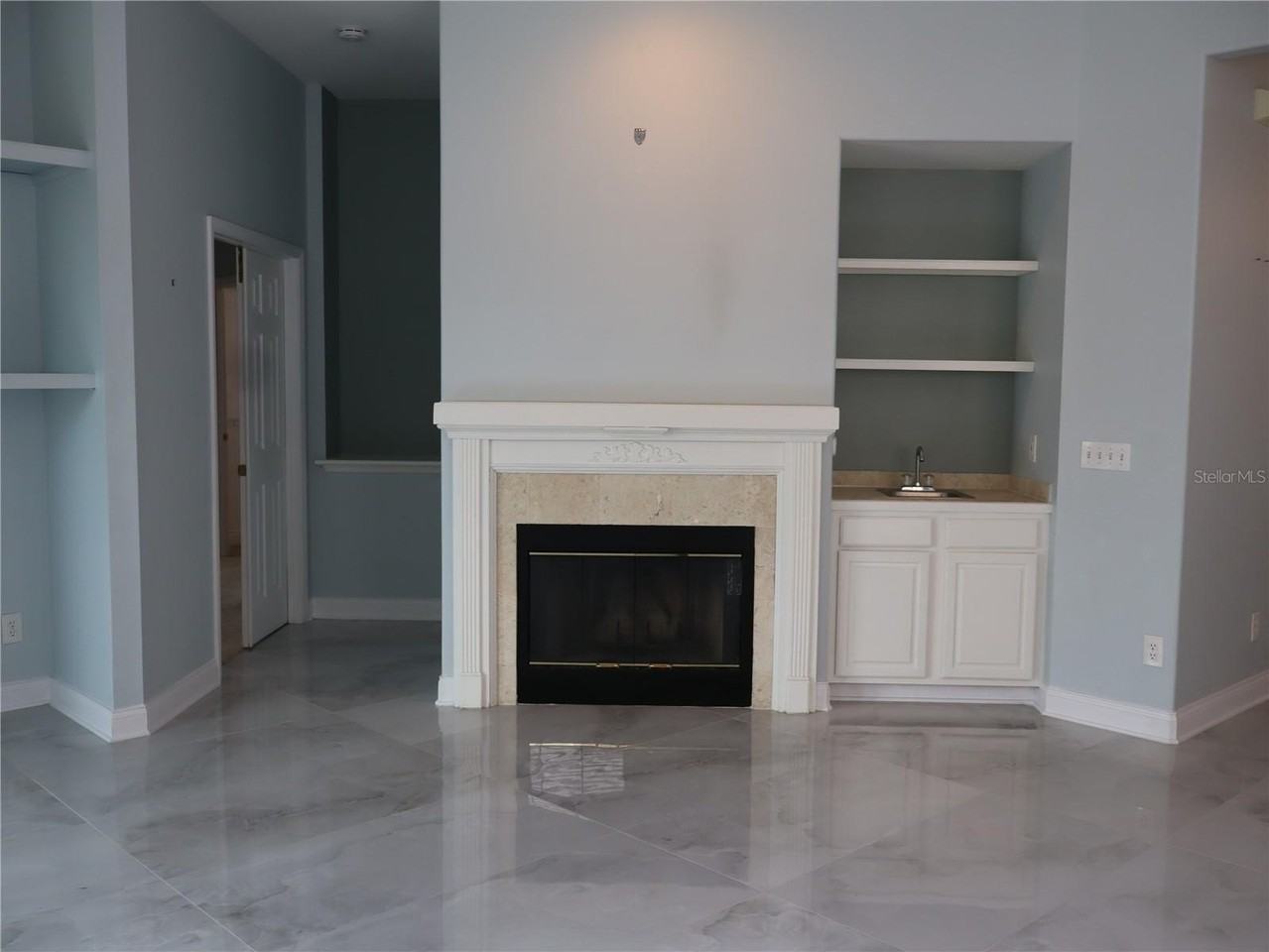10842 Woodchase Cir - Photo 2 of 14