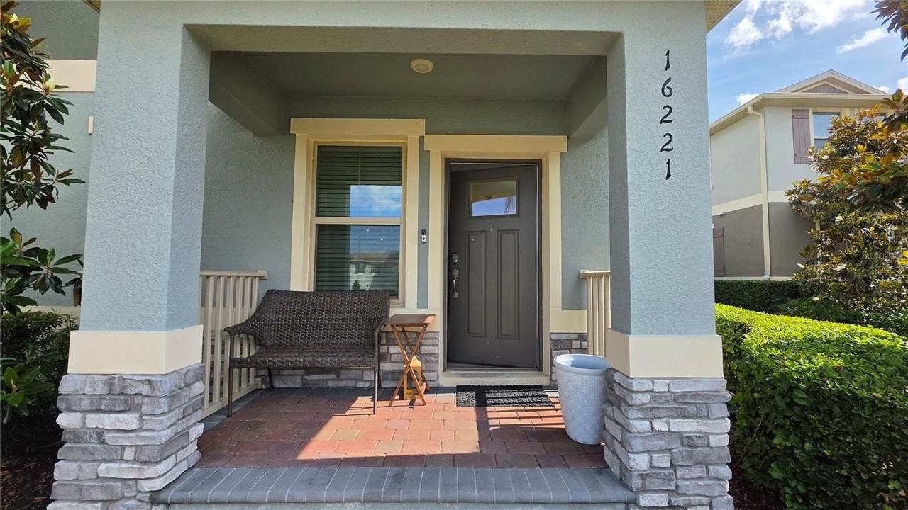 16221 Admirals Cove Ln - Photo 3 of 36