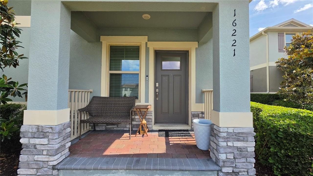 16221 Admirals Cove Ln - Photo 4 of 36