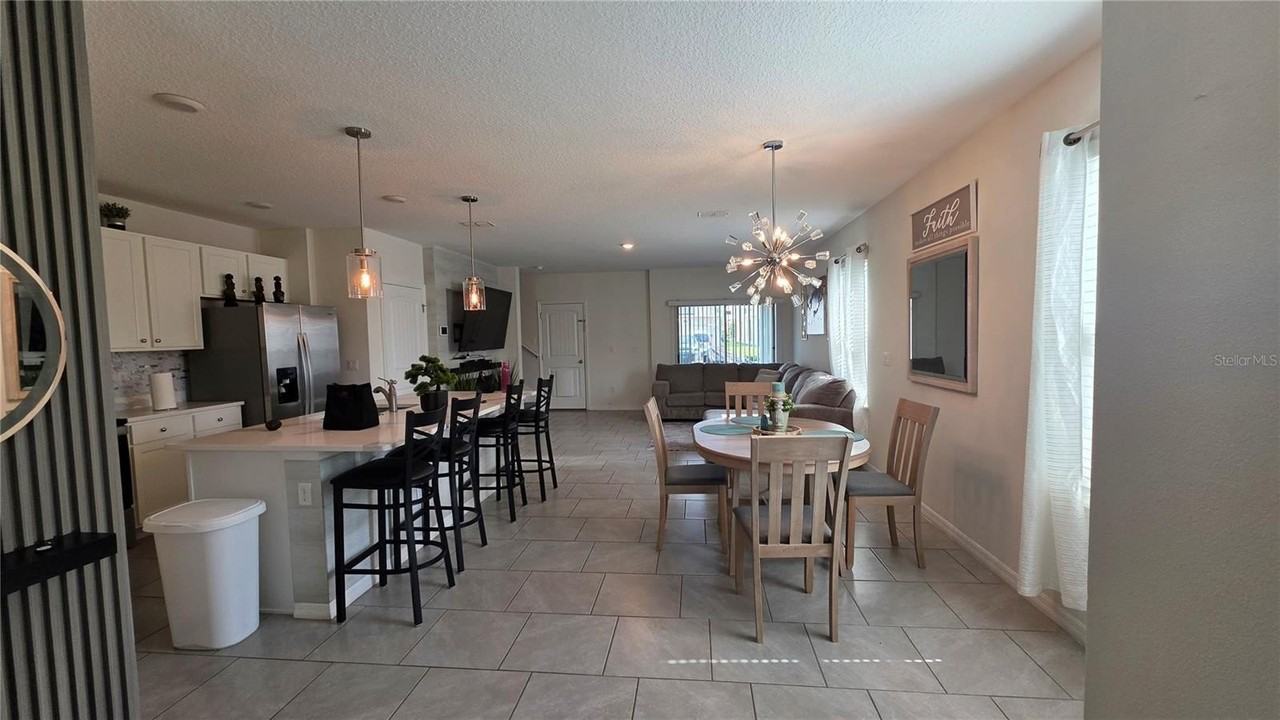 16221 Admirals Cove Ln - Photo 5 of 36