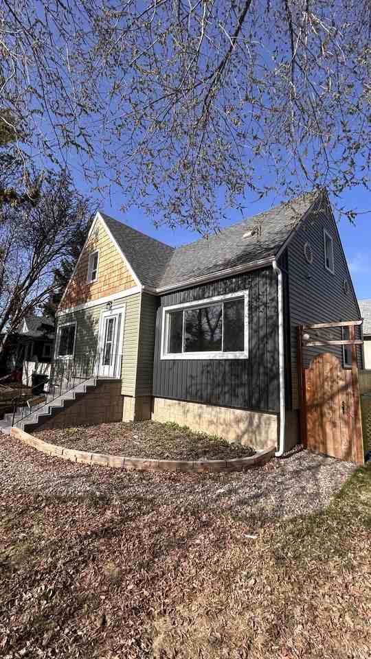 11205 68 Street NW - 11205  Main #11205MAIN - Photo 3 of 25