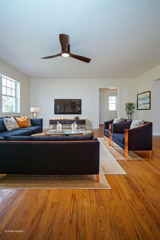 804 W Adalee St - Photo 5 of 40