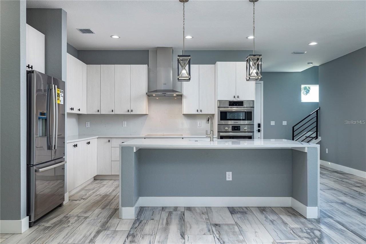 4205 W Arch St - Photo 5 of 24