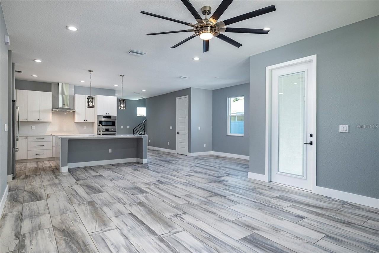 4205 W Arch St - Photo 6 of 24