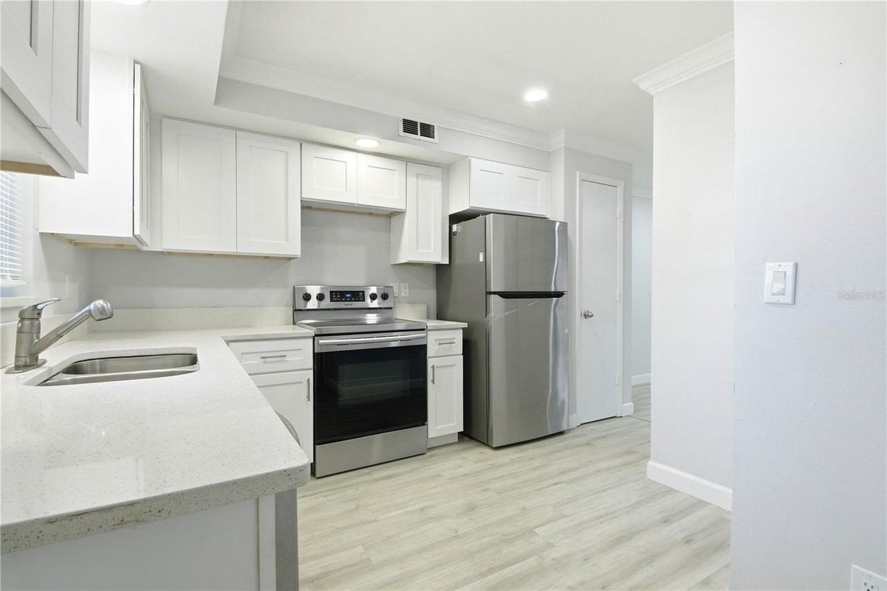 14113 Village Terrace Dr - Photo 5 of 37