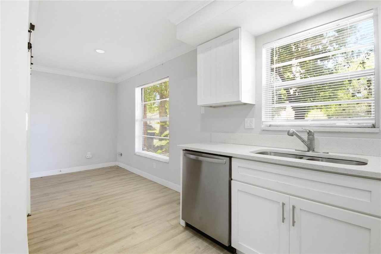 14113 Village Terrace Dr - Photo 6 of 37