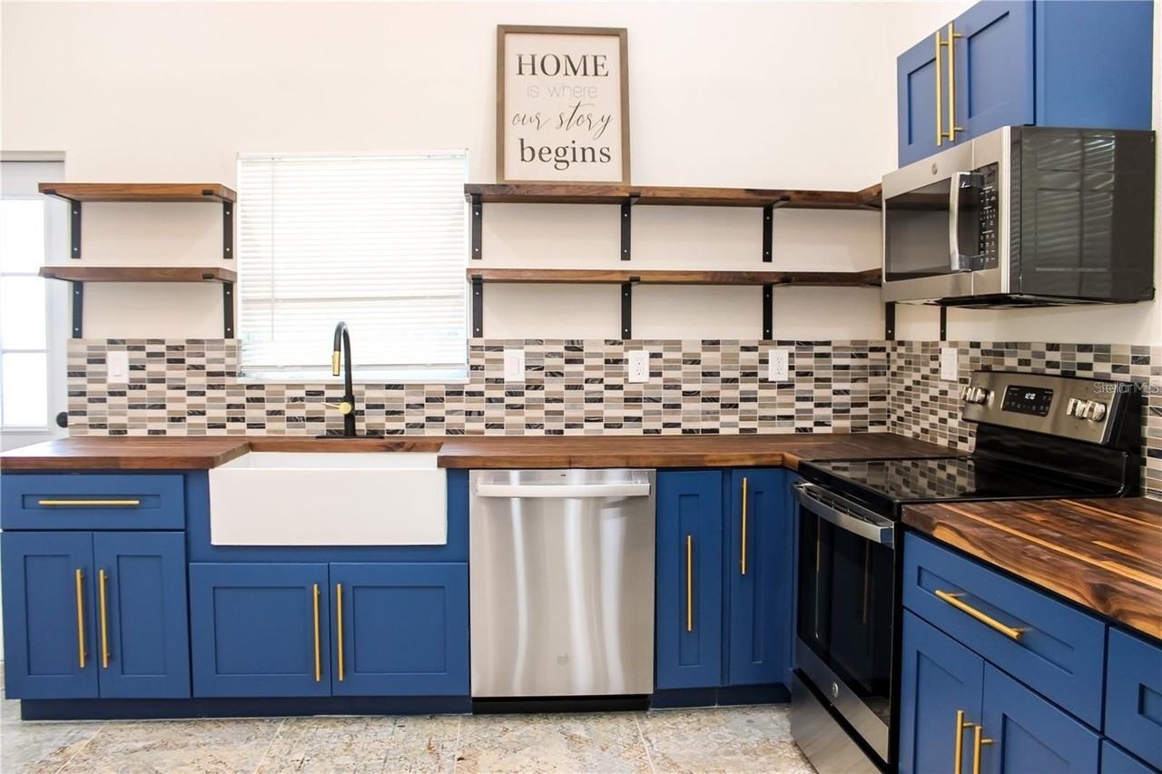 3710 De Soto Blvd - Photo 4 of 25