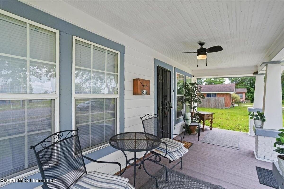 2317 30th St - Photo 5 of 41