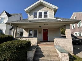 featured image of 1735 Wyndhurst Rd