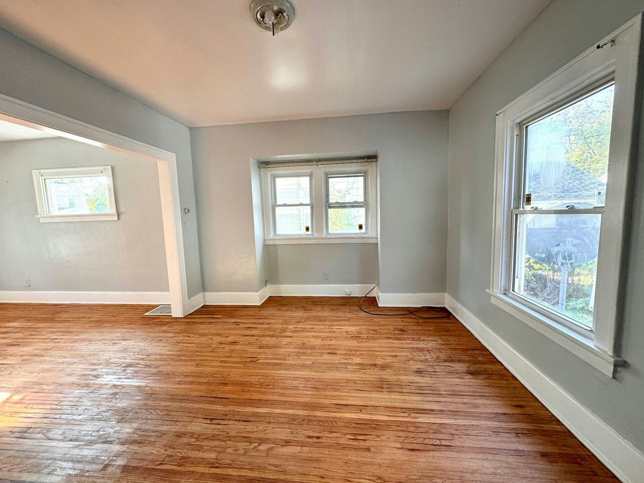 1735 Wyndhurst Road - Photo 4 of 13
