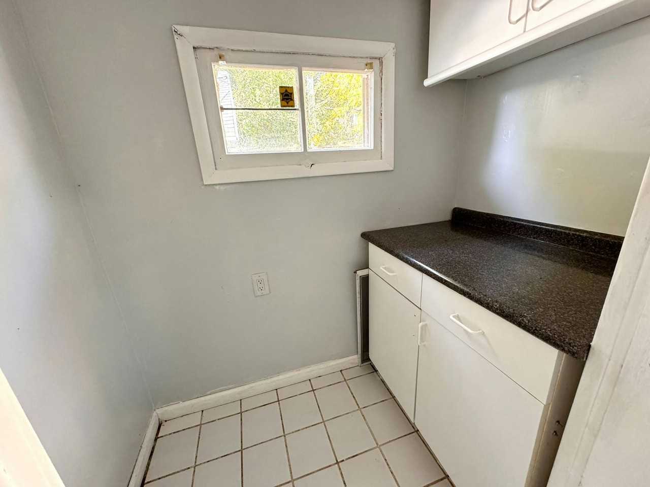 1735 Wyndhurst Road - Photo 7 of 13