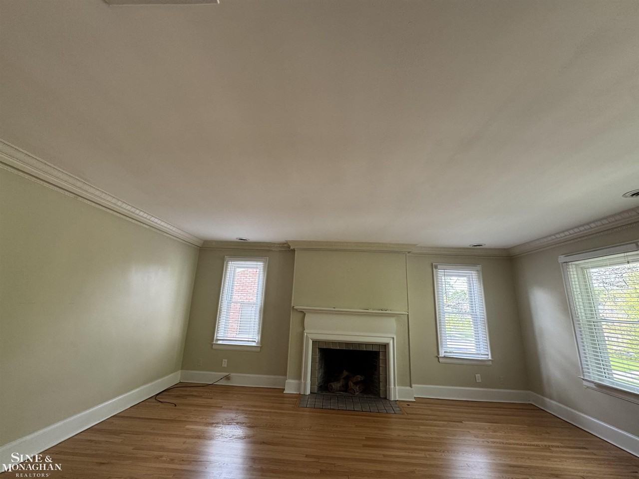 371 Neff Rd 2nd Fl - Photo 3 of 12