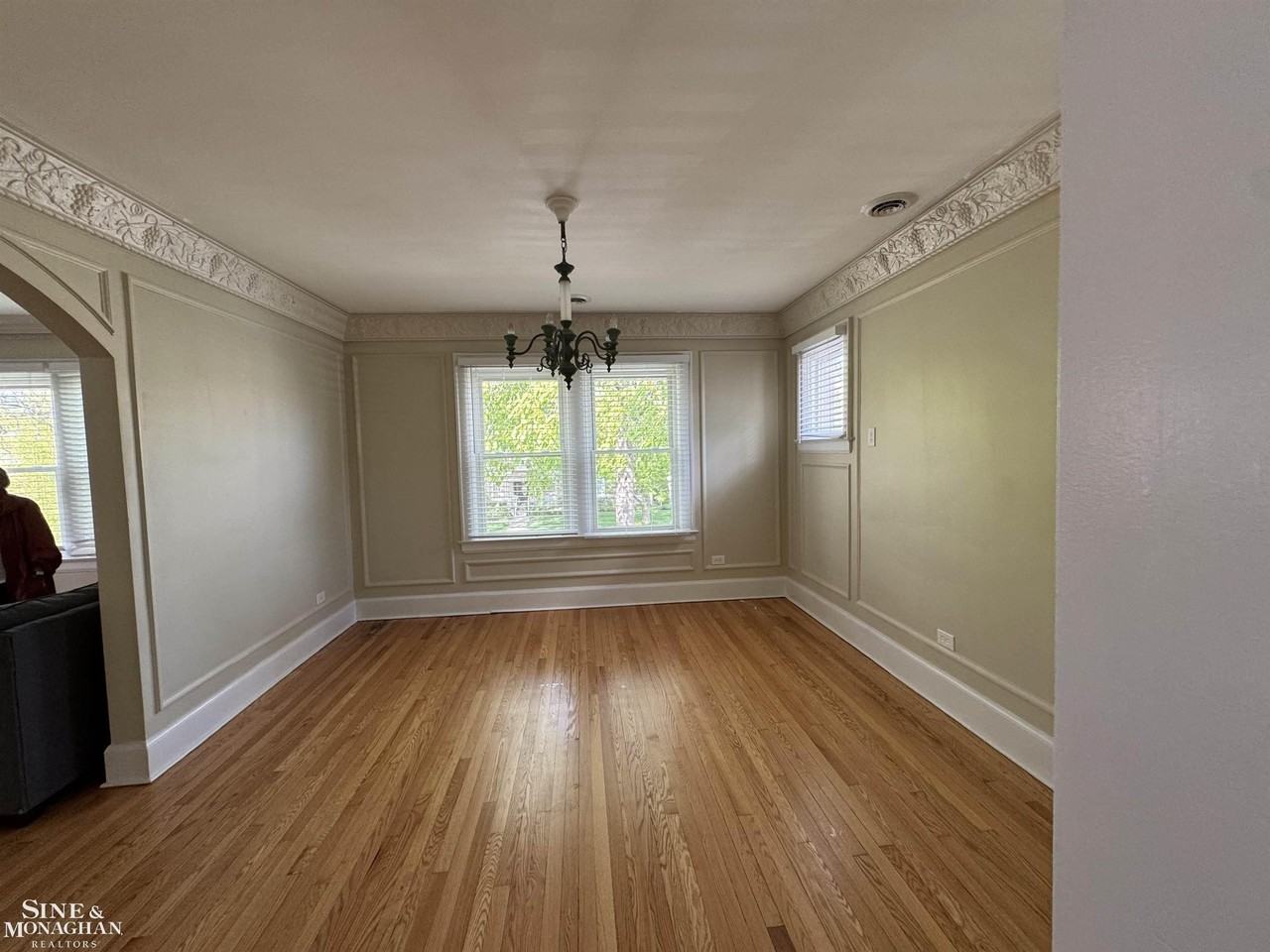 371 Neff Rd 2nd Fl - Photo 5 of 12