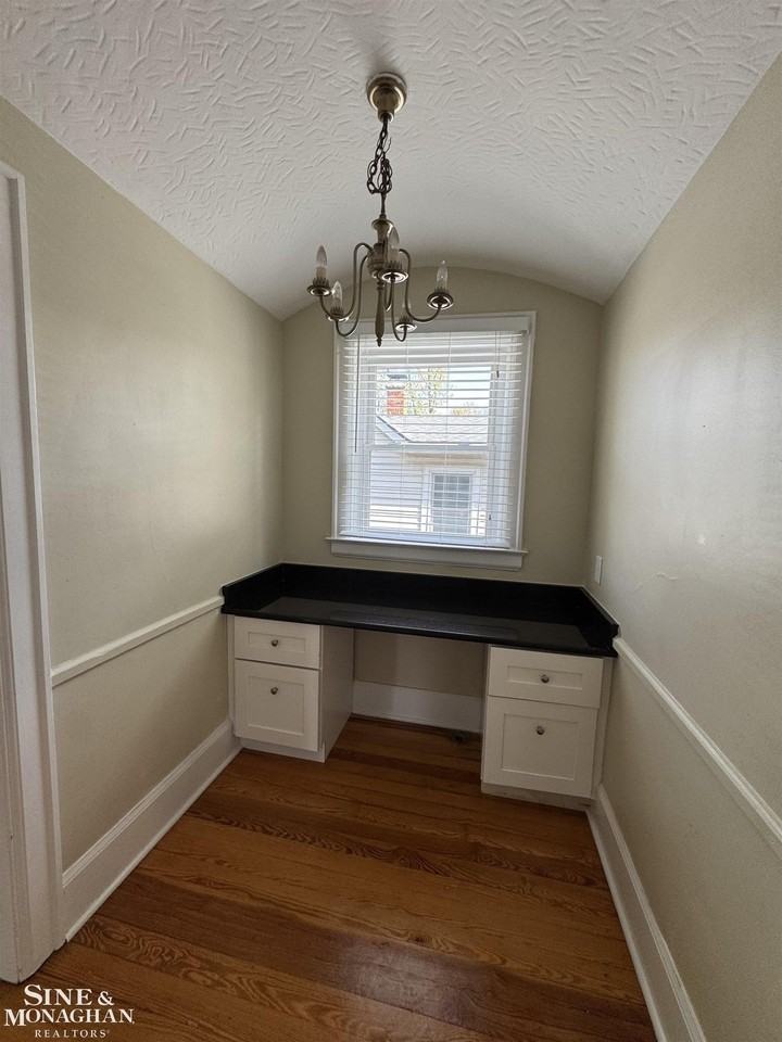371 Neff Rd 2nd Fl - Photo 6 of 12
