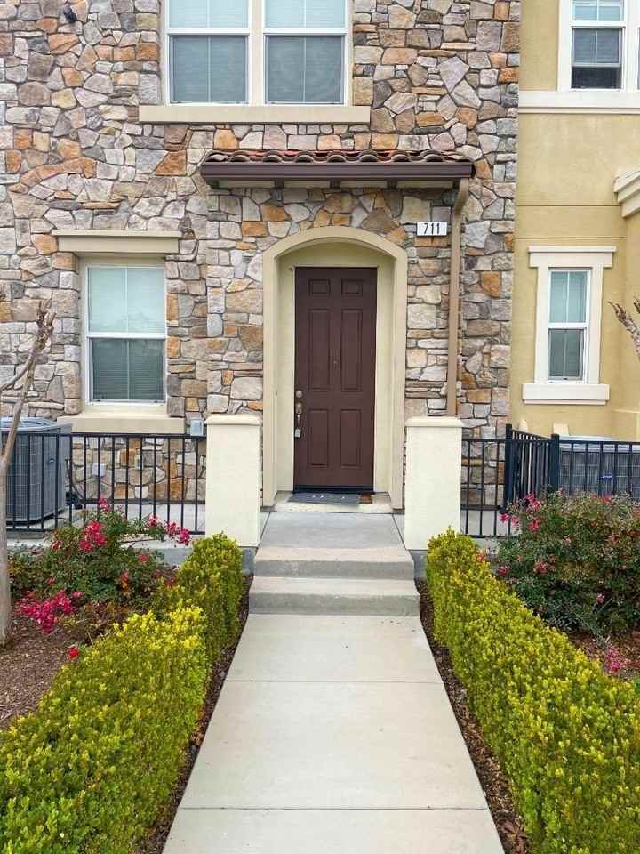 711 Garden St - Photo 2 of 16