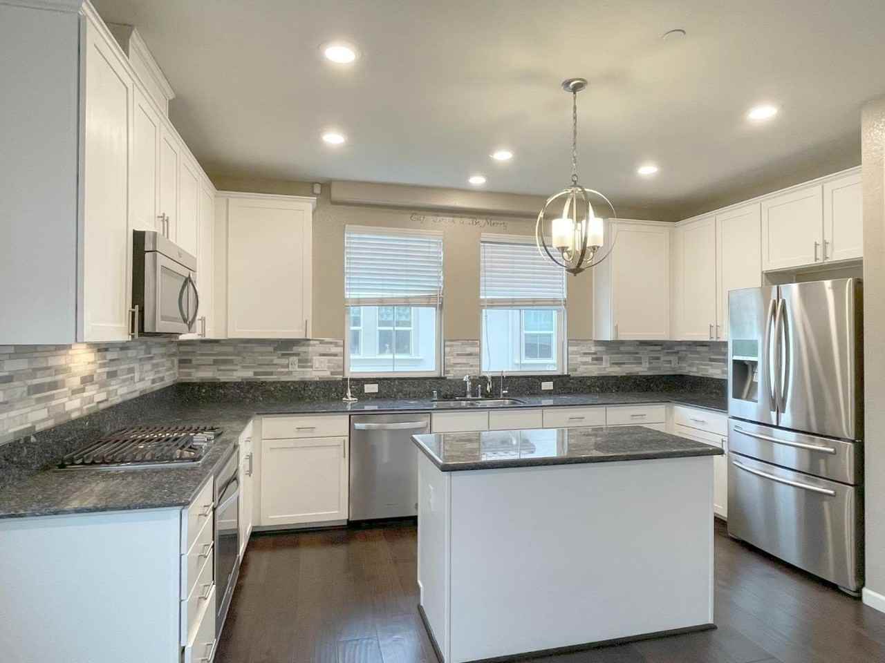 711 Garden St - Photo 5 of 16
