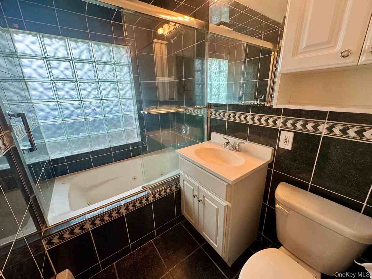 1 Allen St #1 - Photo 7 of 14
