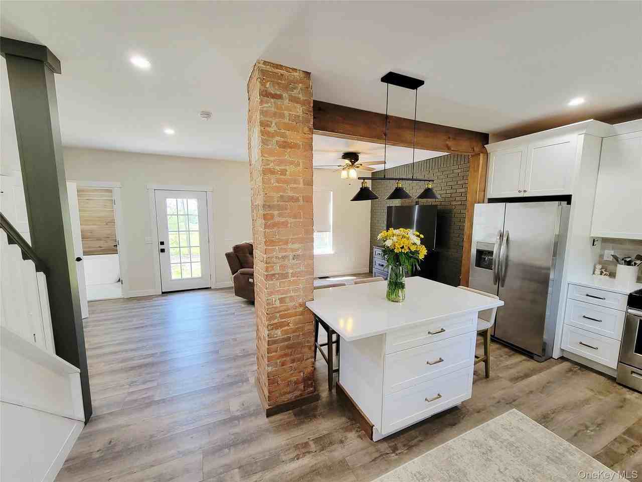 434 Dubois Rd - Photo 5 of 21
