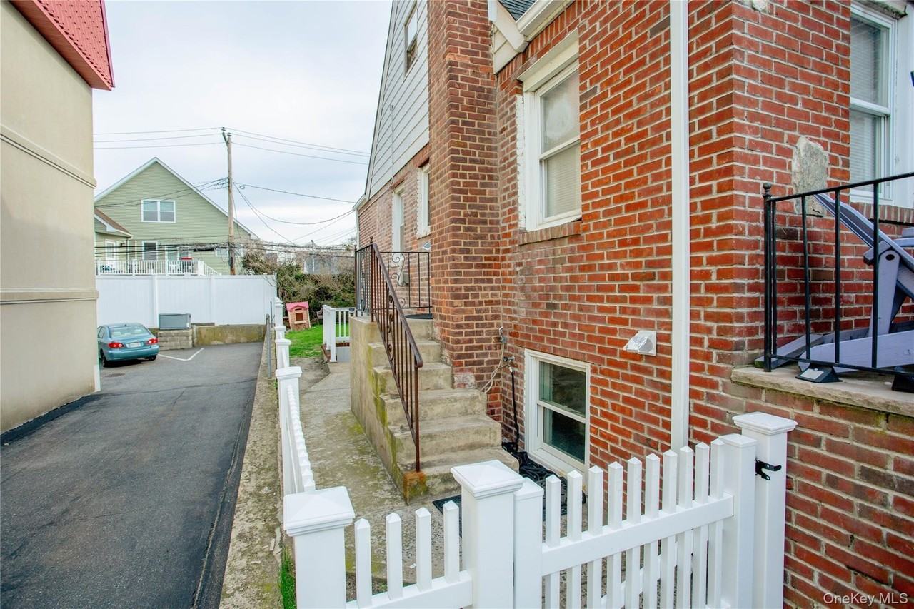 237 E Broadway - Photo 3 of 15