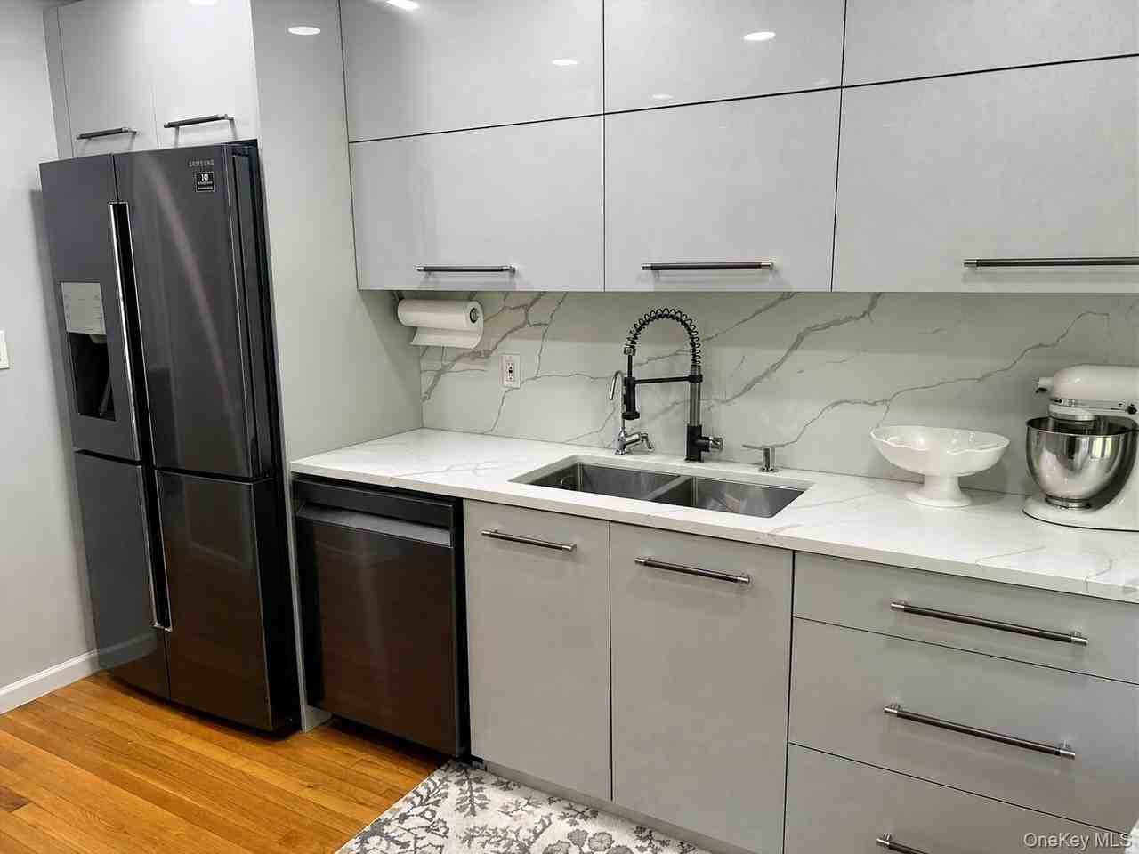 1180 E Broadway #4 - Photo 6 of 14