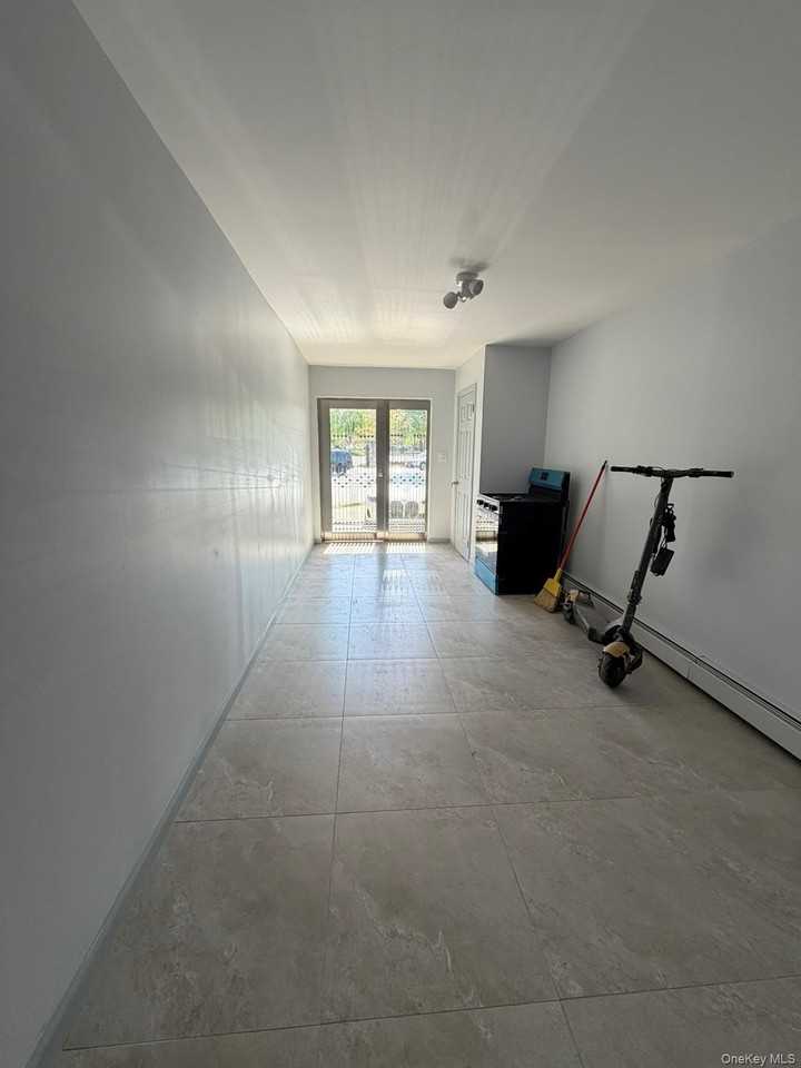 4295 Crommelin Ave - Photo 5 of 14