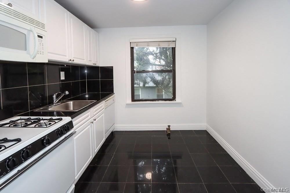 14 Beach Rd #3A