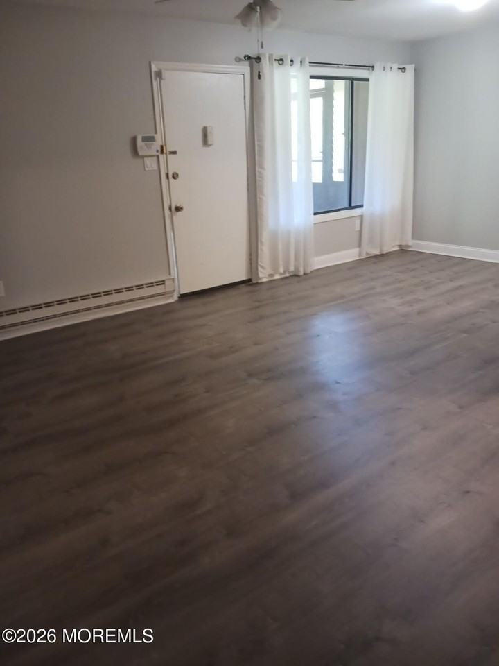 115 Amberly Dr #H - Photo 4 of 17