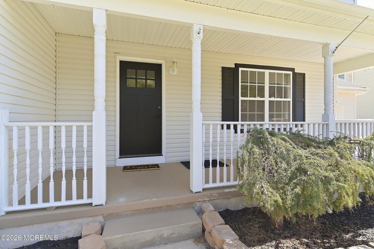 821 Bunnell St - Photo 3 of 37