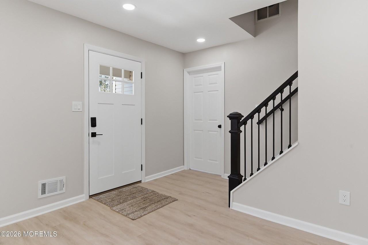 821 Bunnell St - Photo 4 of 37