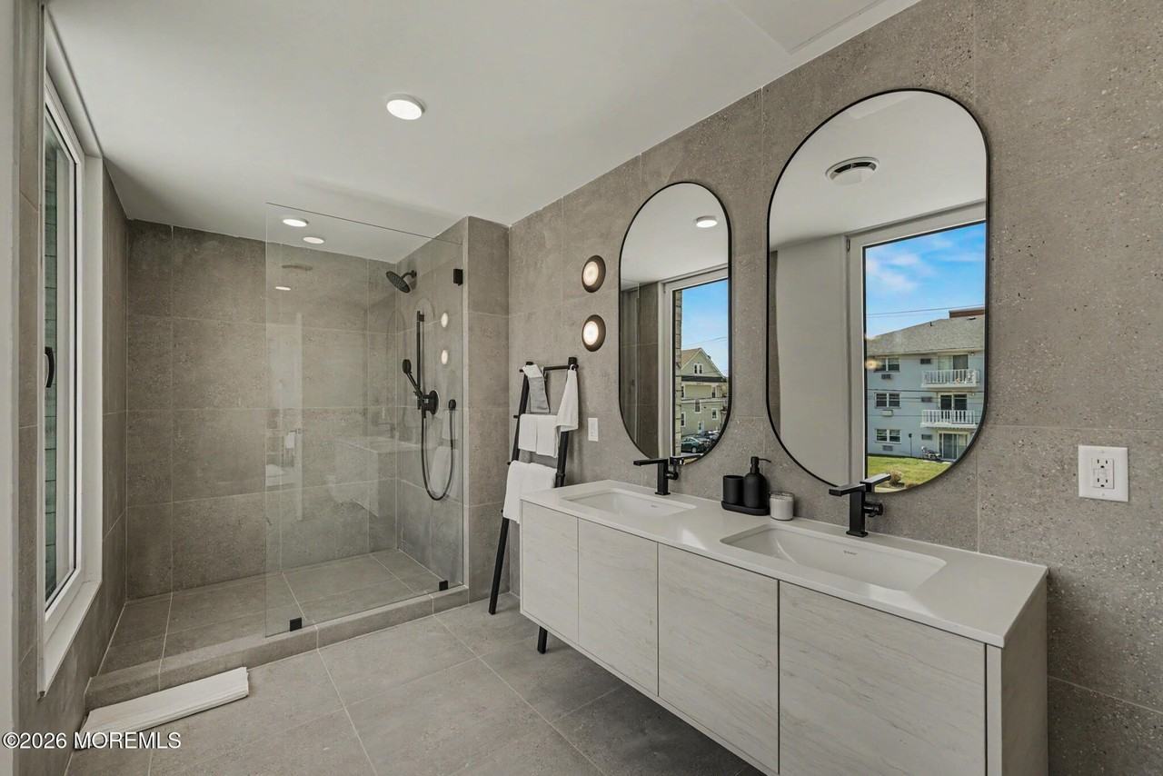 500 8th Ave - Photo 4 of 37