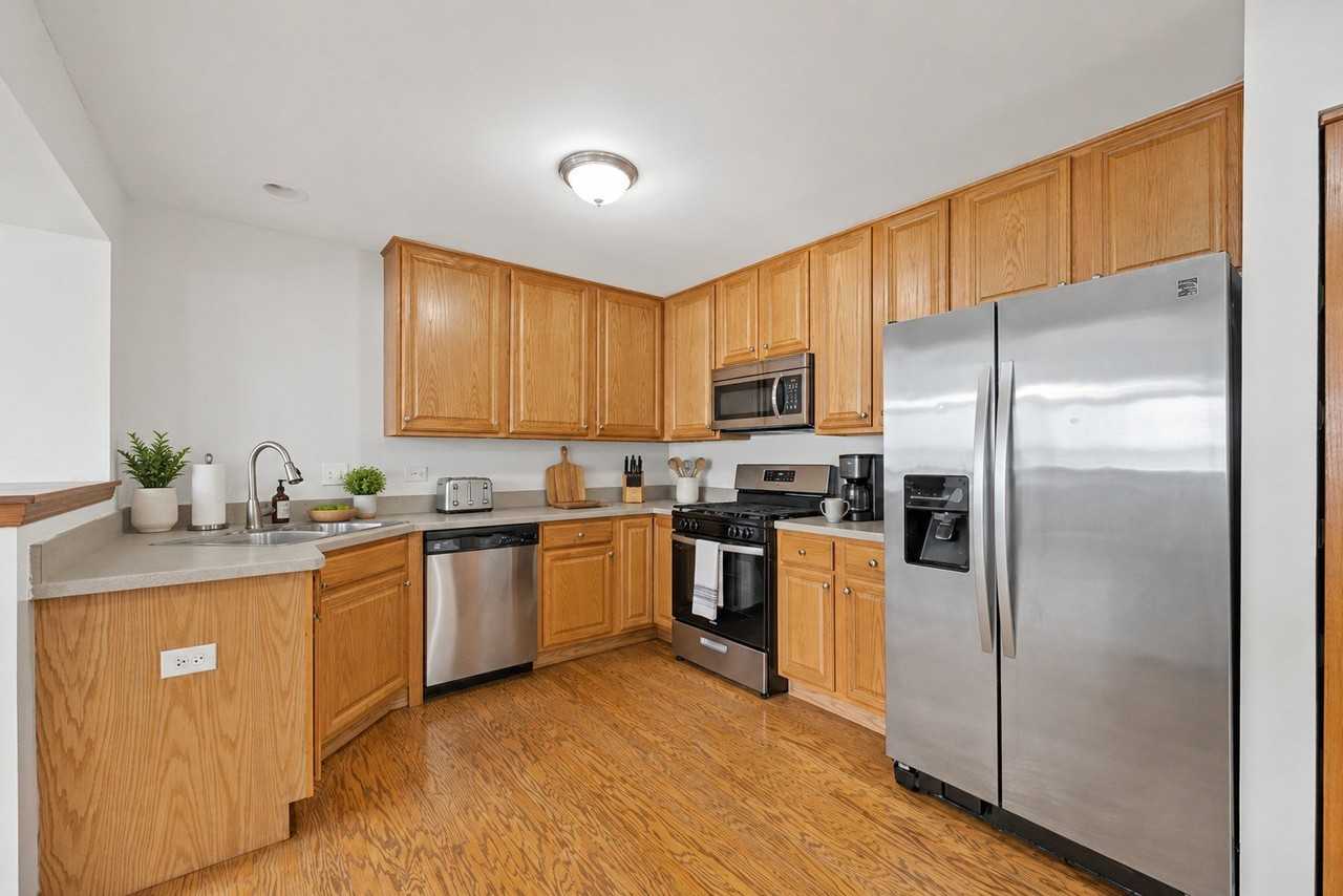 3309 Cool Springs Ct - Photo 3 of 17
